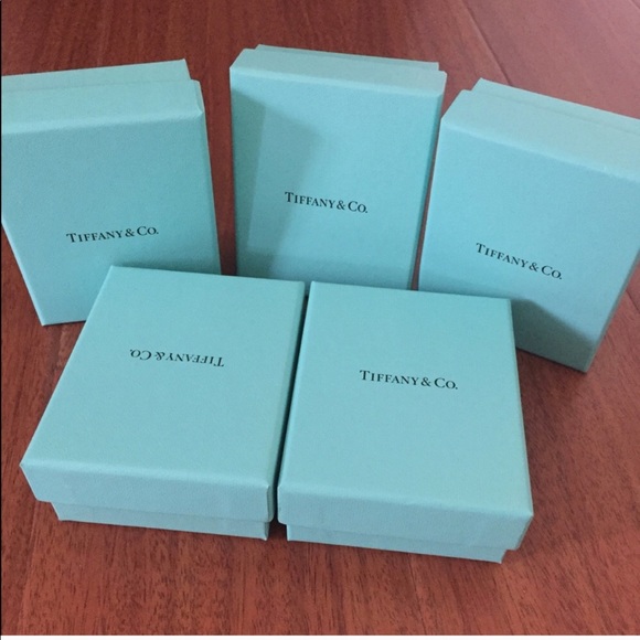 FIVE (5) TIFFANY & CO BOXES with original felt pouches and cotton inserts 💕 - Picture 2 of 2